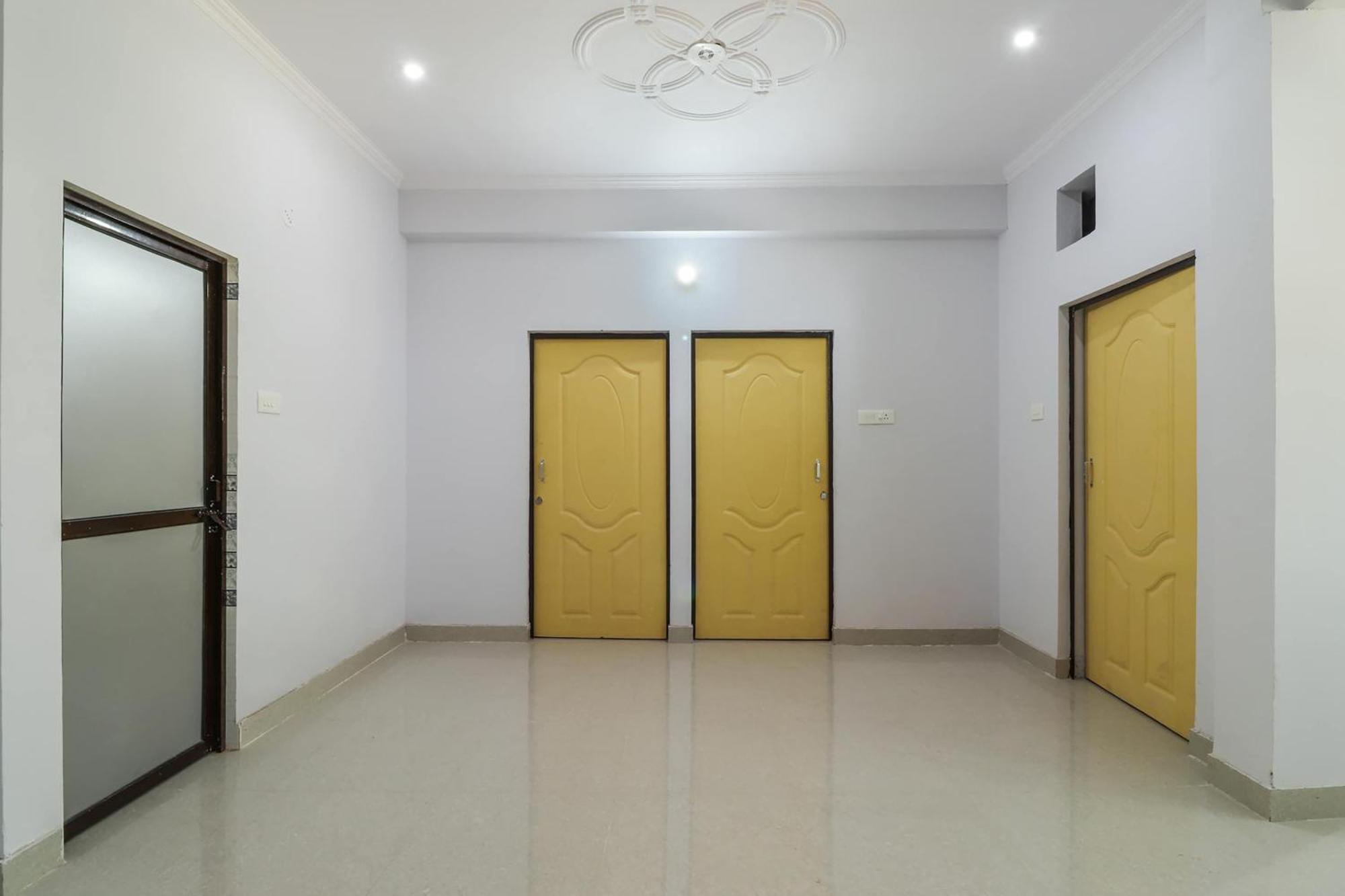 Hotel O Vgs Chinhat Экстерьер фото