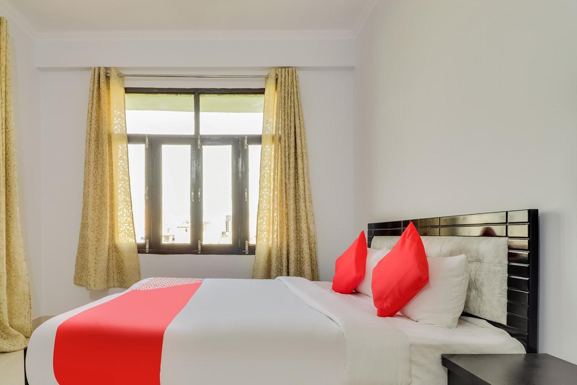 Hotel O Vgs Chinhat Экстерьер фото