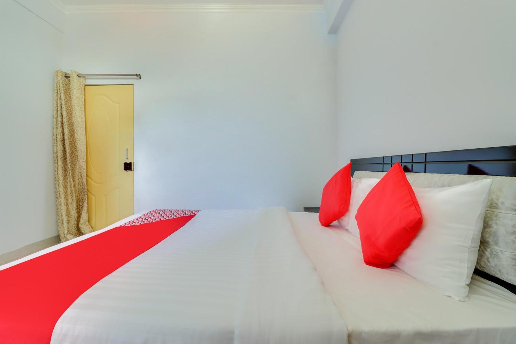 Hotel O Vgs Chinhat Экстерьер фото