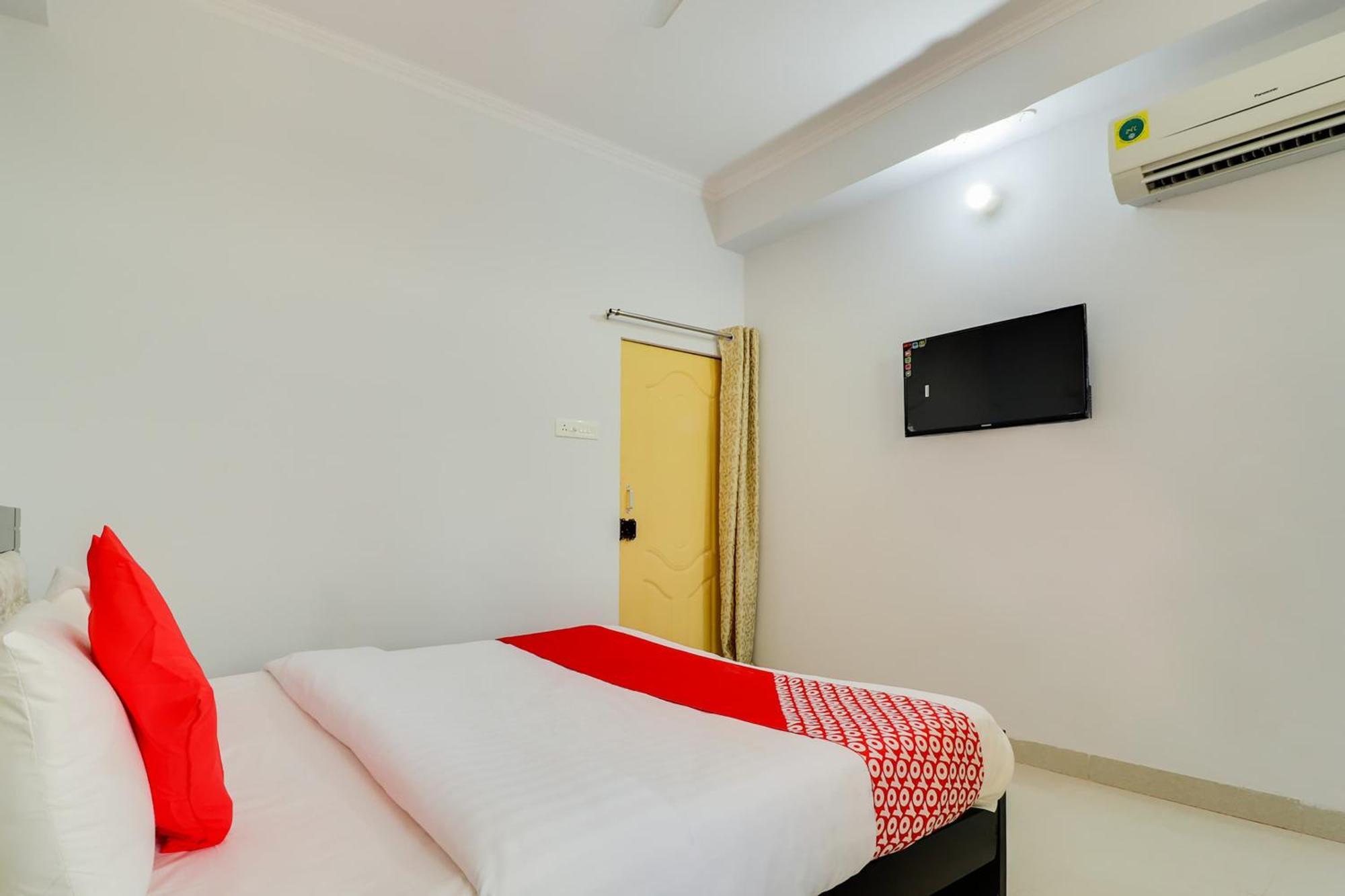 Hotel O Vgs Chinhat Экстерьер фото