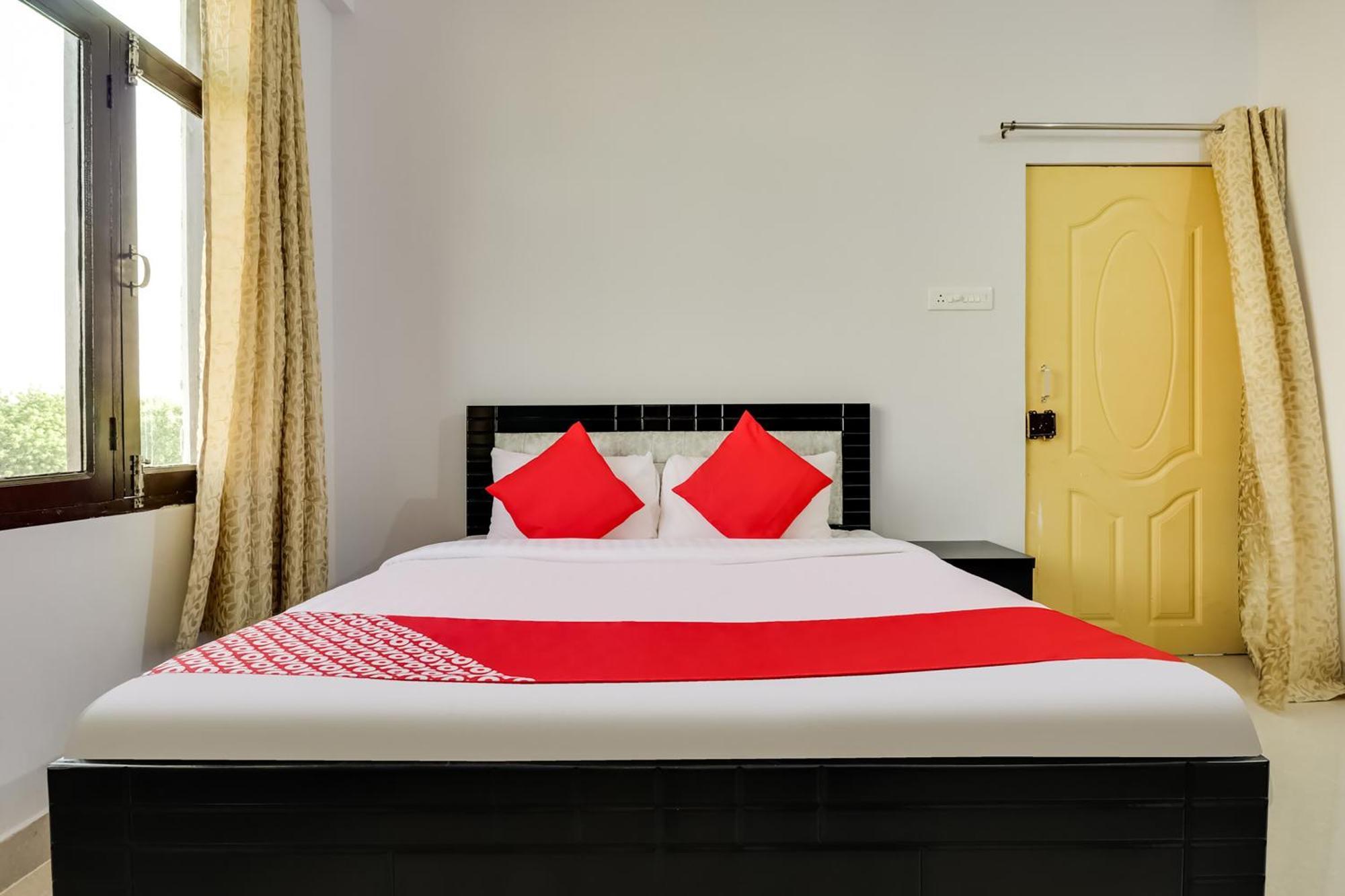 Hotel O Vgs Chinhat Экстерьер фото