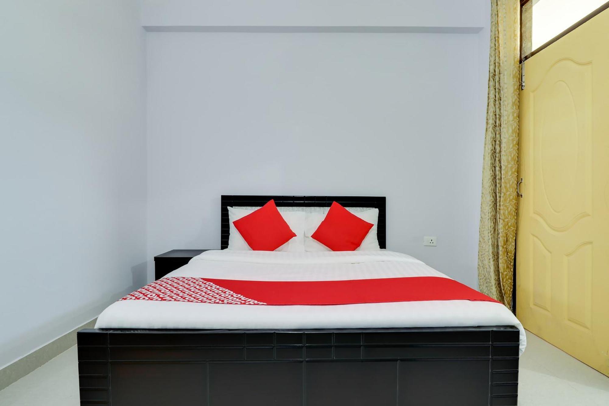 Hotel O Vgs Chinhat Экстерьер фото